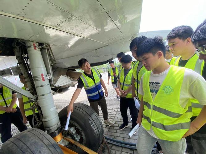 航空地面维修专业_航空地面维修专业工资-第1张图片-职教招生网