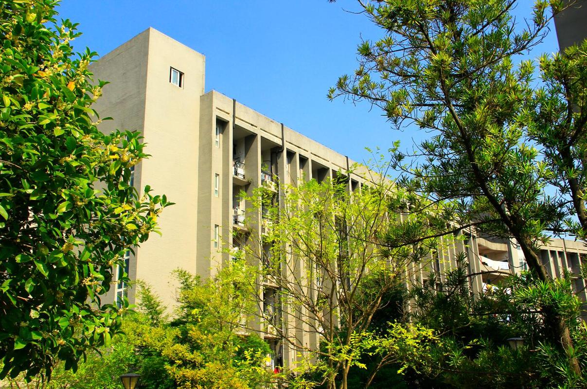 哪个药剂专业学校好-药剂专业那个大学好?-第1张图片-职教招生网 哪个药剂专业学校好-药剂专业那个大学好?-第1张图片-职教招生网